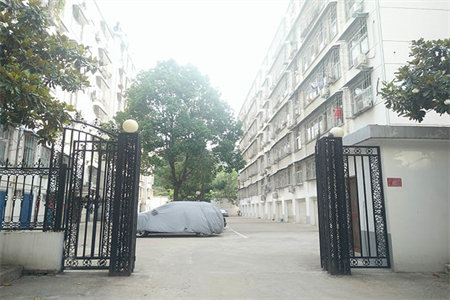 文华公寓三室两厅两卫148.33平米出售，带车位、附房。